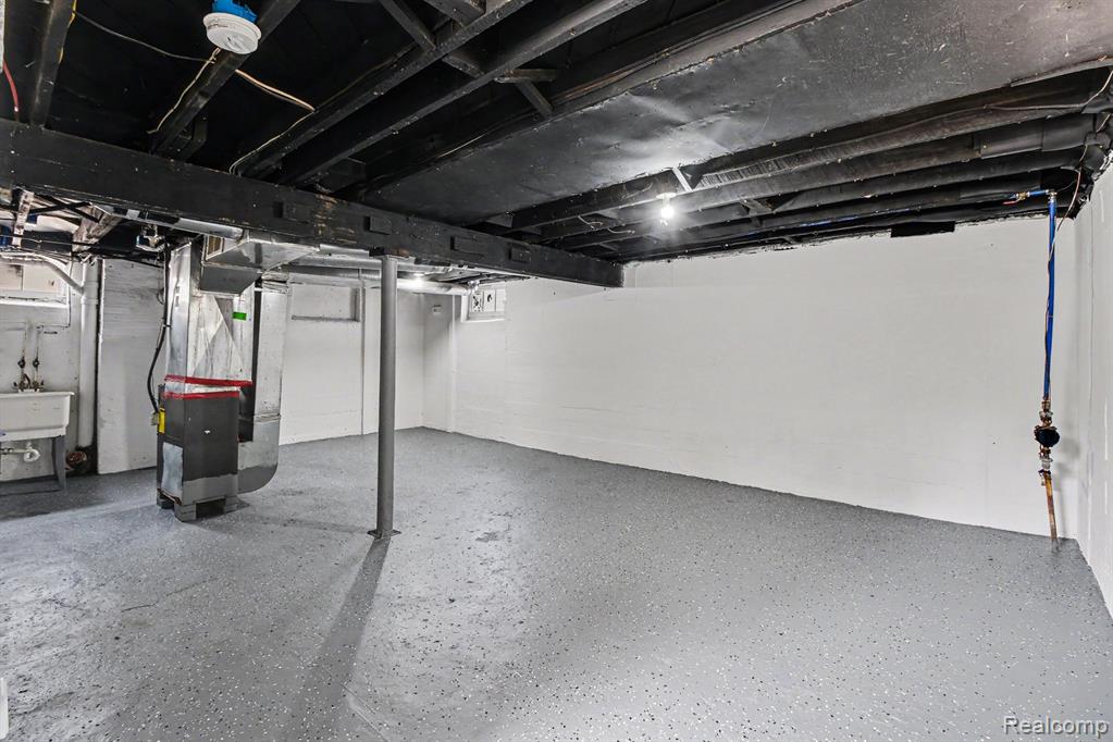 680 N Perry Street Property Photo 17