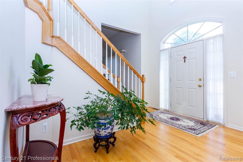 8225 Brookstone Lane Property Photo 5