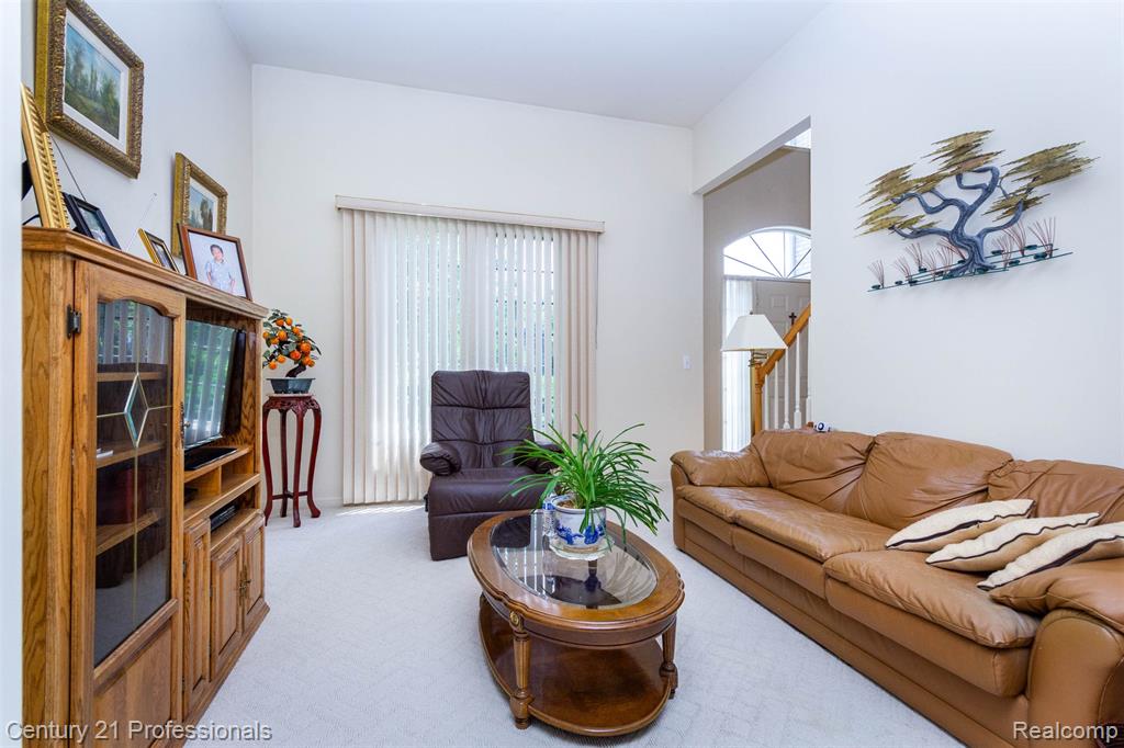 8225 Brookstone Lane Property Photo 7