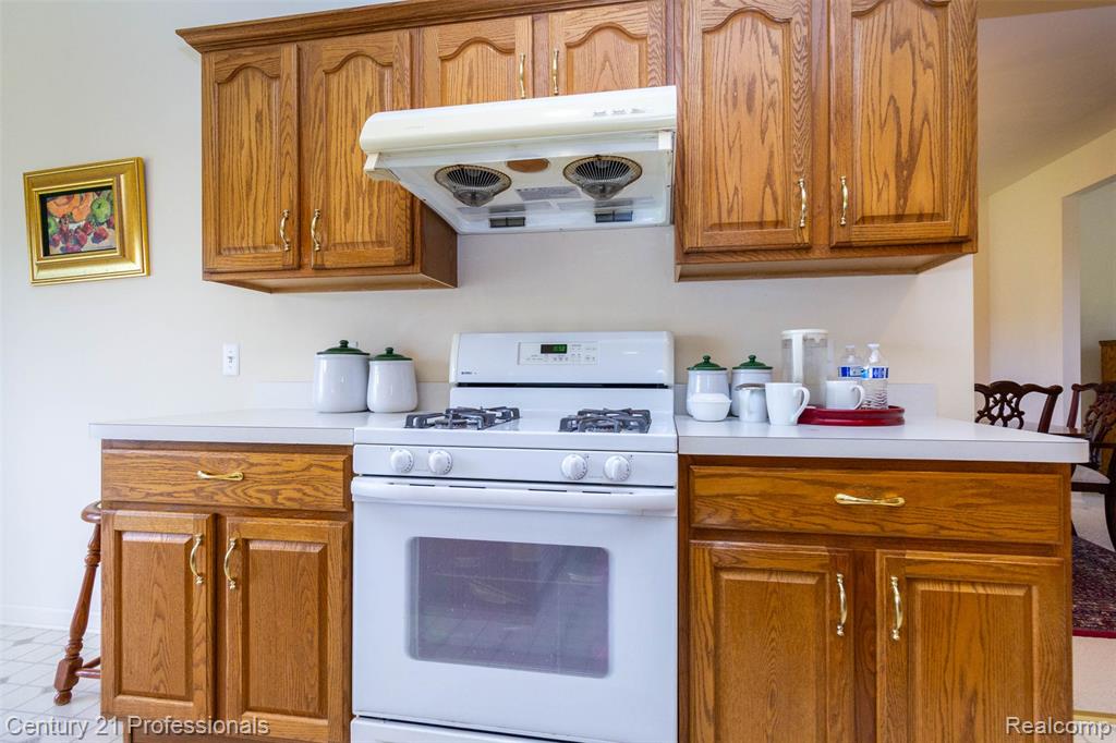 8225 Brookstone Lane Property Photo 12