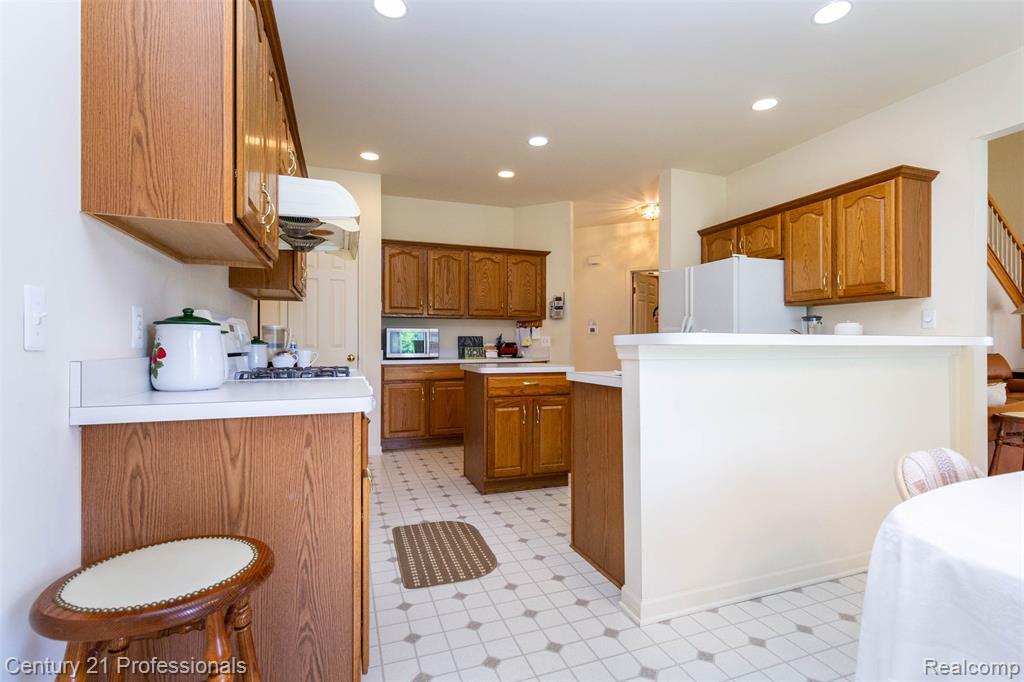 8225 Brookstone Lane Property Photo 13