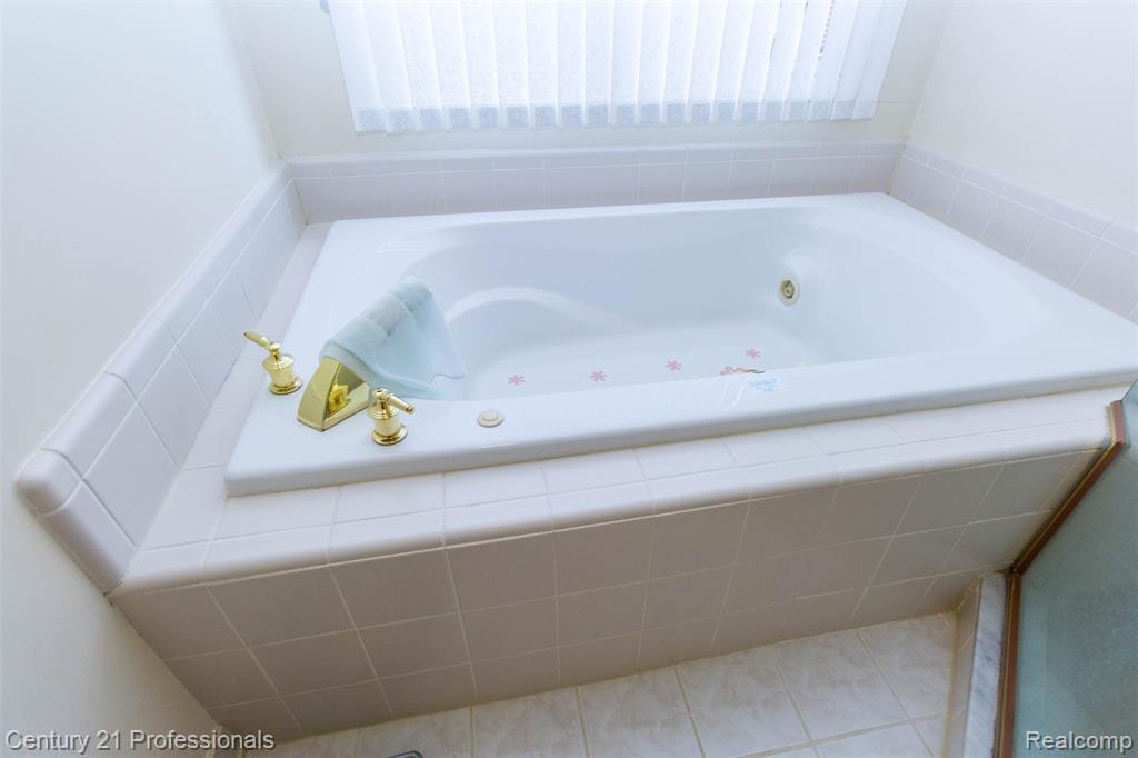 8225 Brookstone Lane Property Photo 25