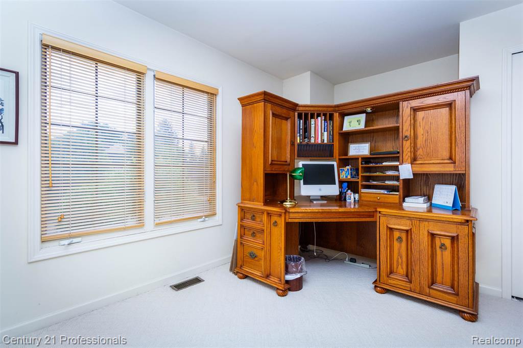 8225 Brookstone Lane Property Photo 28