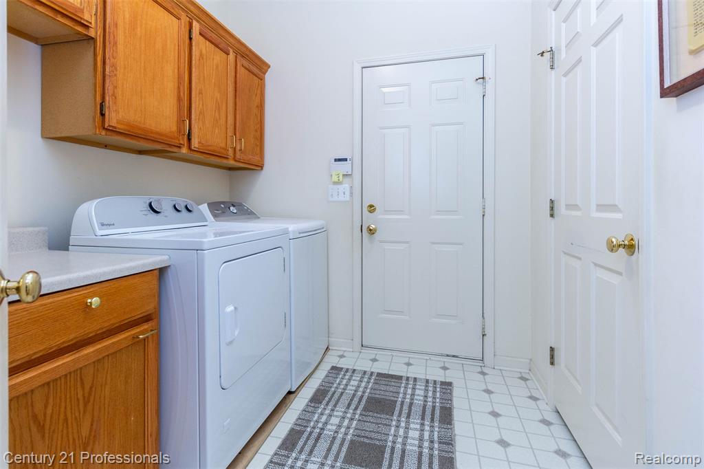 8225 Brookstone Lane Property Photo 38