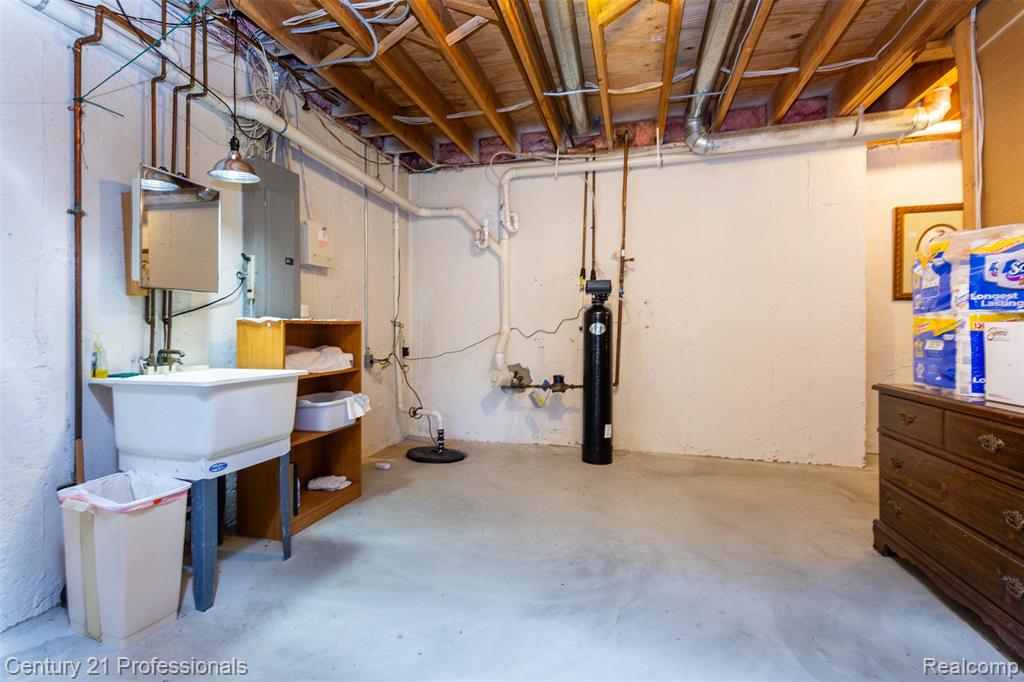 8225 Brookstone Lane Property Photo 43