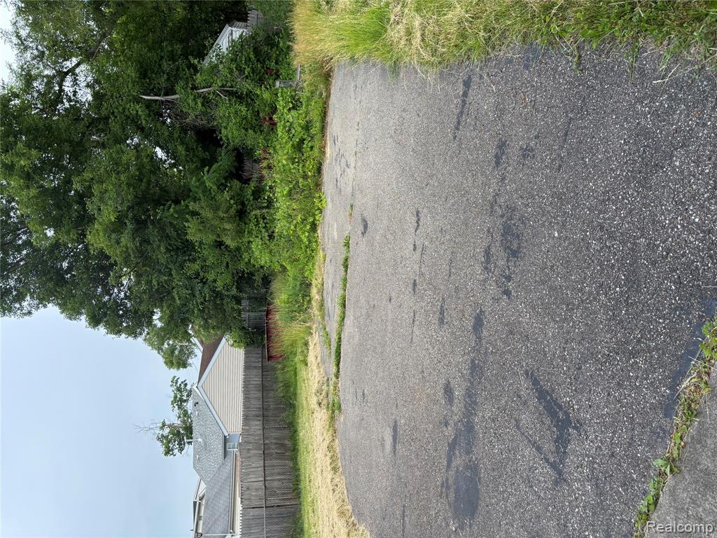 1122 Simcoe Avenue Property Photo 7