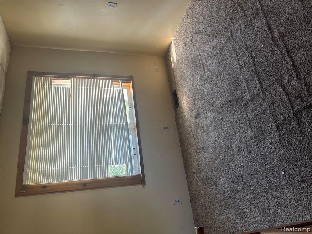 1122 Simcoe Avenue Property Photo 13