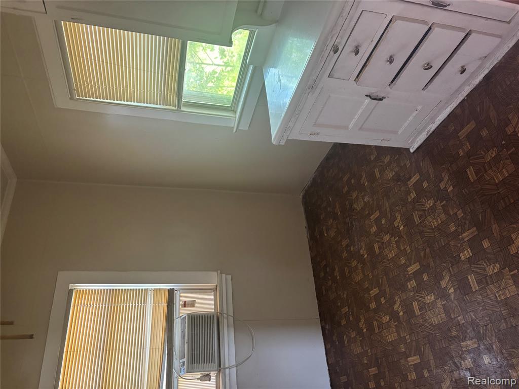 1122 Simcoe Avenue Property Photo 17
