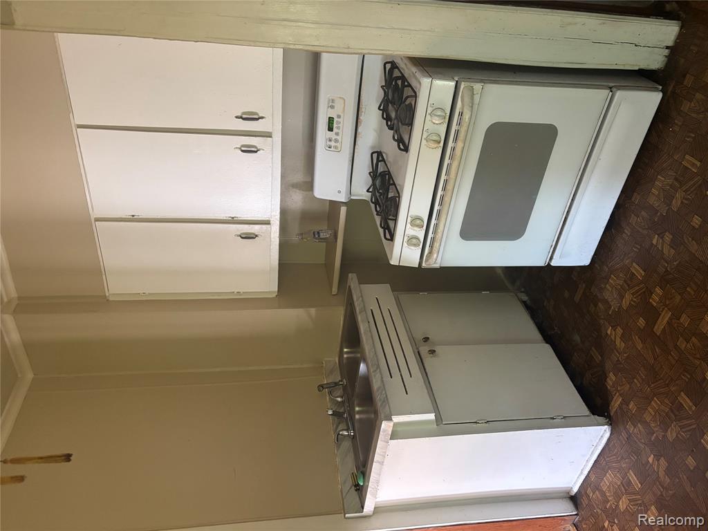 1122 Simcoe Avenue Property Photo 18