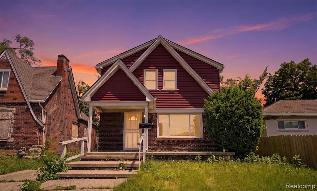 14732 Woodmont Avenue Property Photo 1