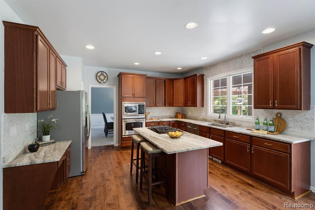 25035 Samoset Court Property Photo 13