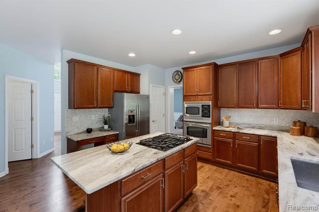 25035 Samoset Court Property Photo 14