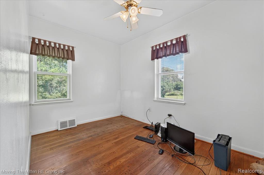 6390 Brookville Road Property Photo 32