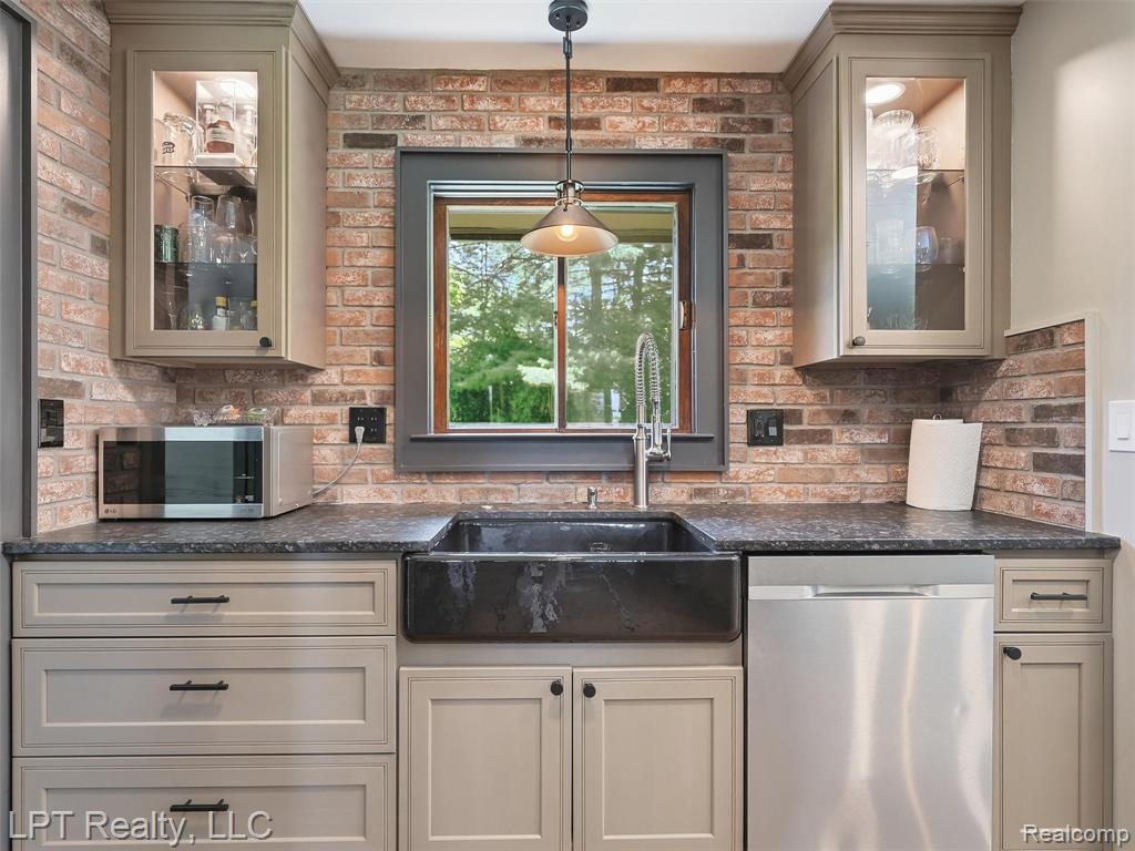 3700 Napier Road Property Photo 15