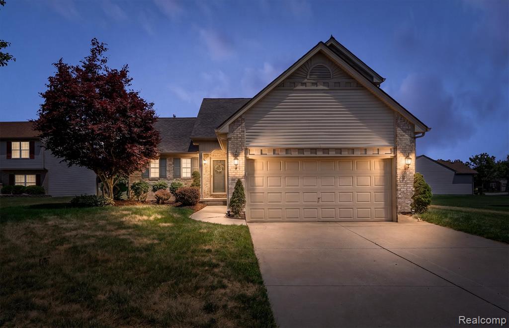 8249 Clocktower Court Property Photo 2