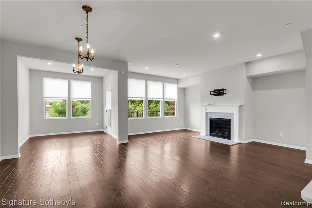 319 Strawberry Drive Property Photo 3