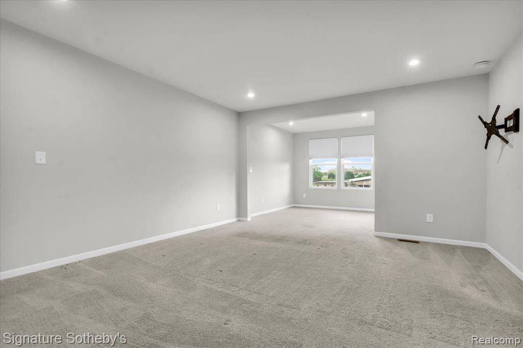 319 Strawberry Drive Property Photo 12
