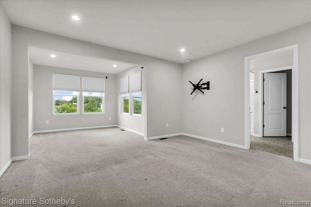 319 Strawberry Drive Property Photo 13