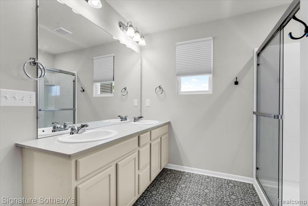 319 Strawberry Drive Property Photo 16