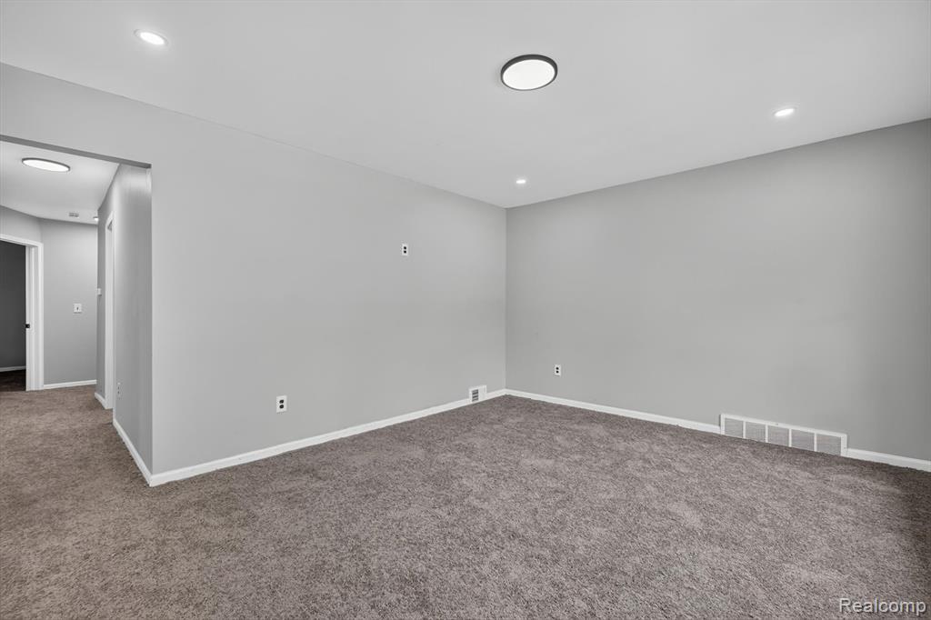 15024 Coram Street Property Photo 3
