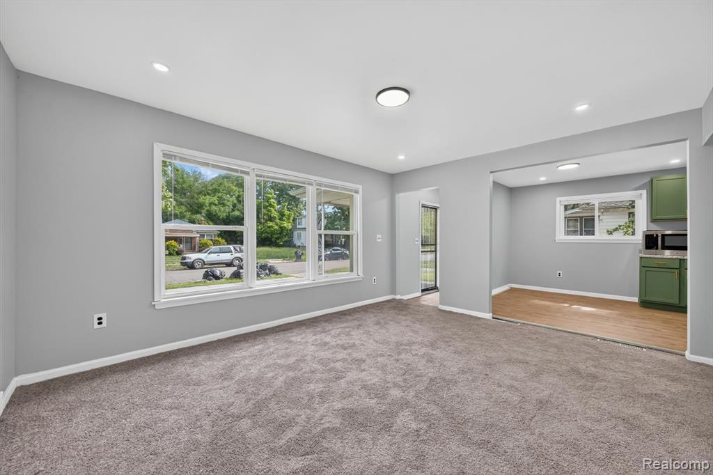15024 Coram Street Property Photo 5