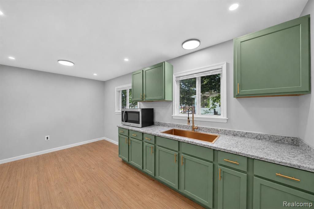 15024 Coram Street Property Photo 8