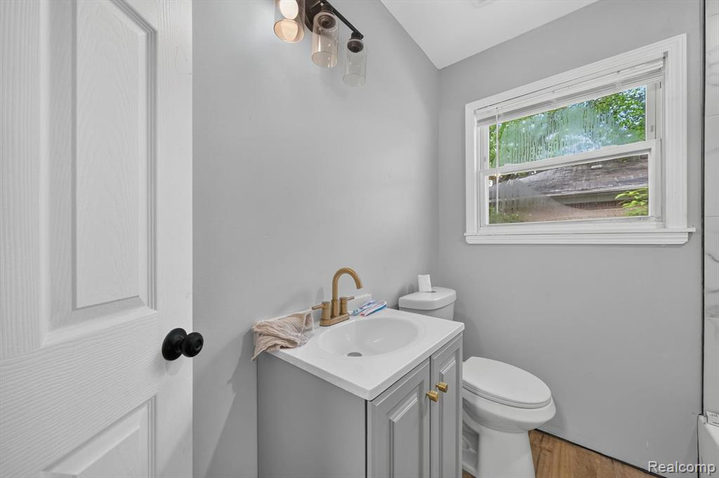 15024 Coram Street Property Photo 14