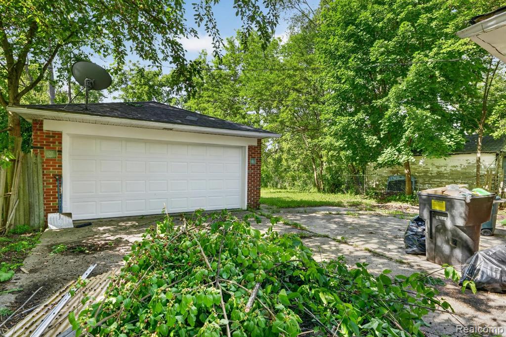 15024 Coram Street Property Photo 23