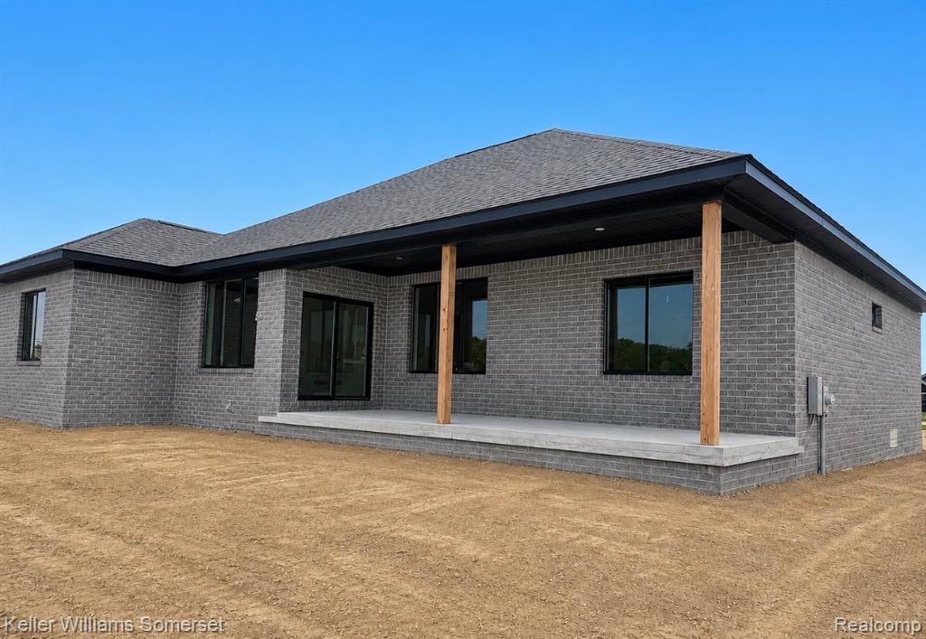 7085 Dryden Road Property Photo 6