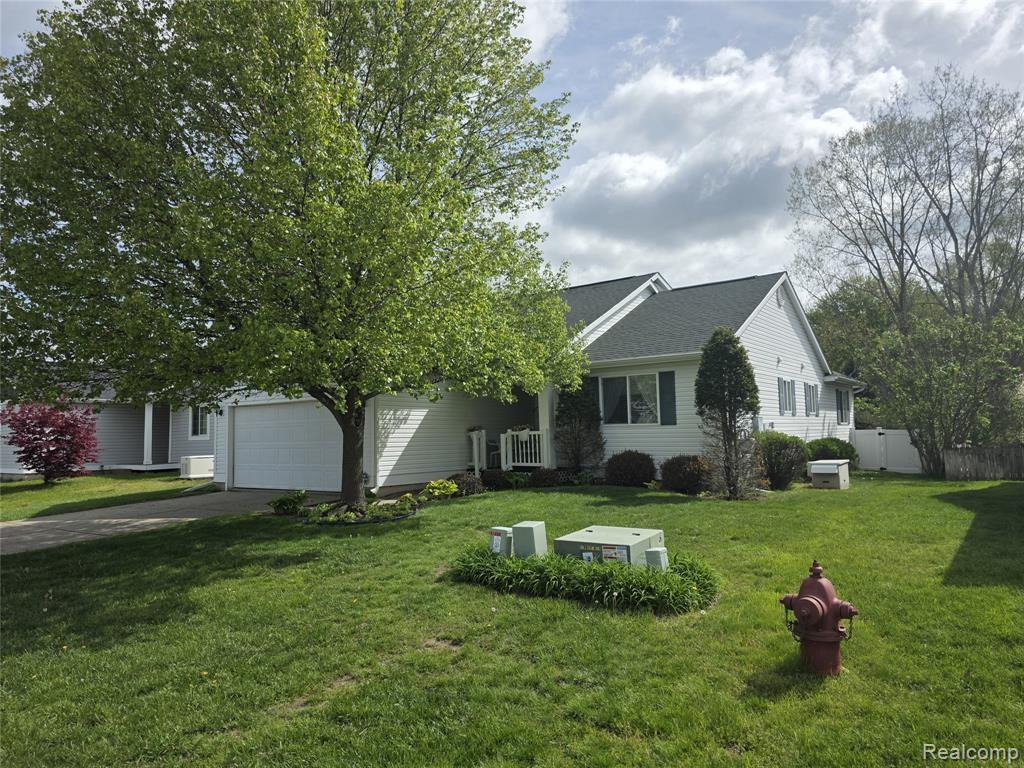 600 Winding River Drive Property Photo 1