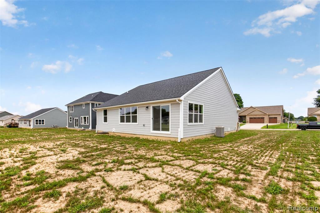 10206 Hunt Drive Property Photo 8