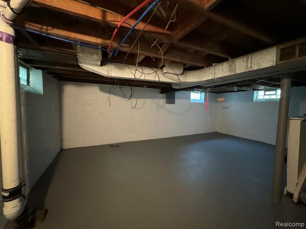 61003457 Property Photo 37