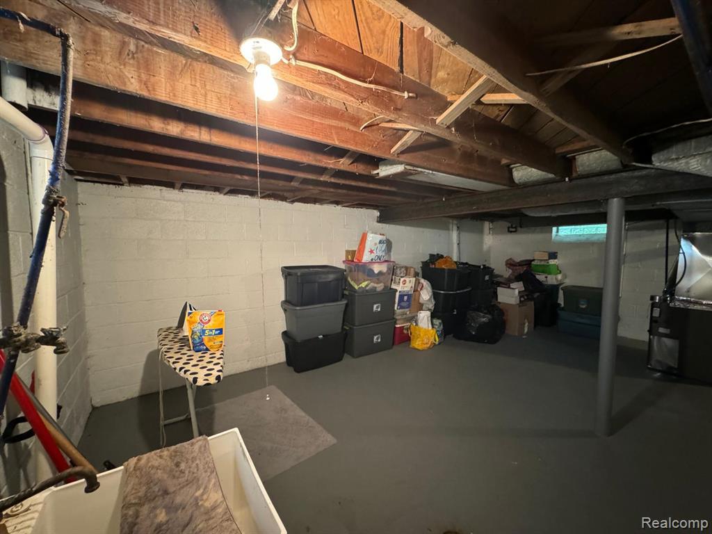 61003457 Property Photo 38