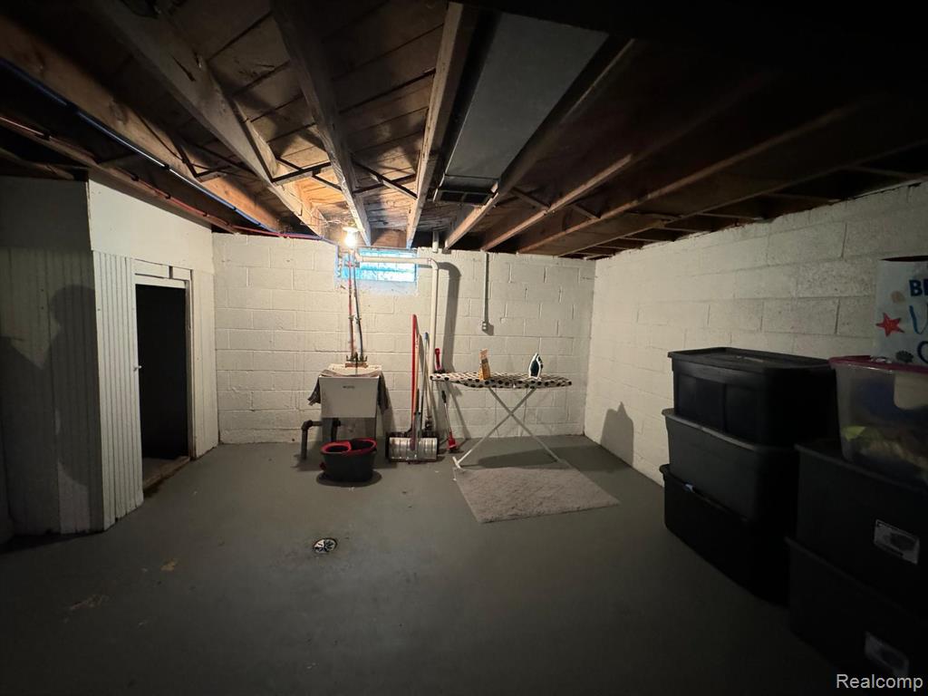 61003457 Property Photo 39