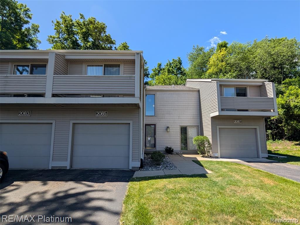 2085 Fox Hollow Drive Property Photo 1