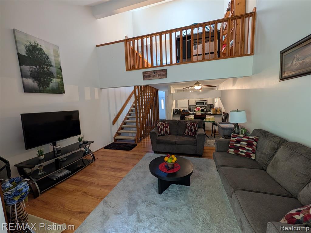 2085 Fox Hollow Drive Property Photo 2
