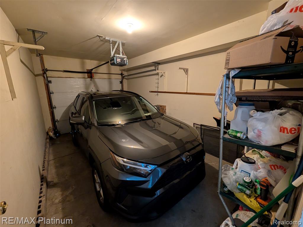 2085 Fox Hollow Drive Property Photo 8