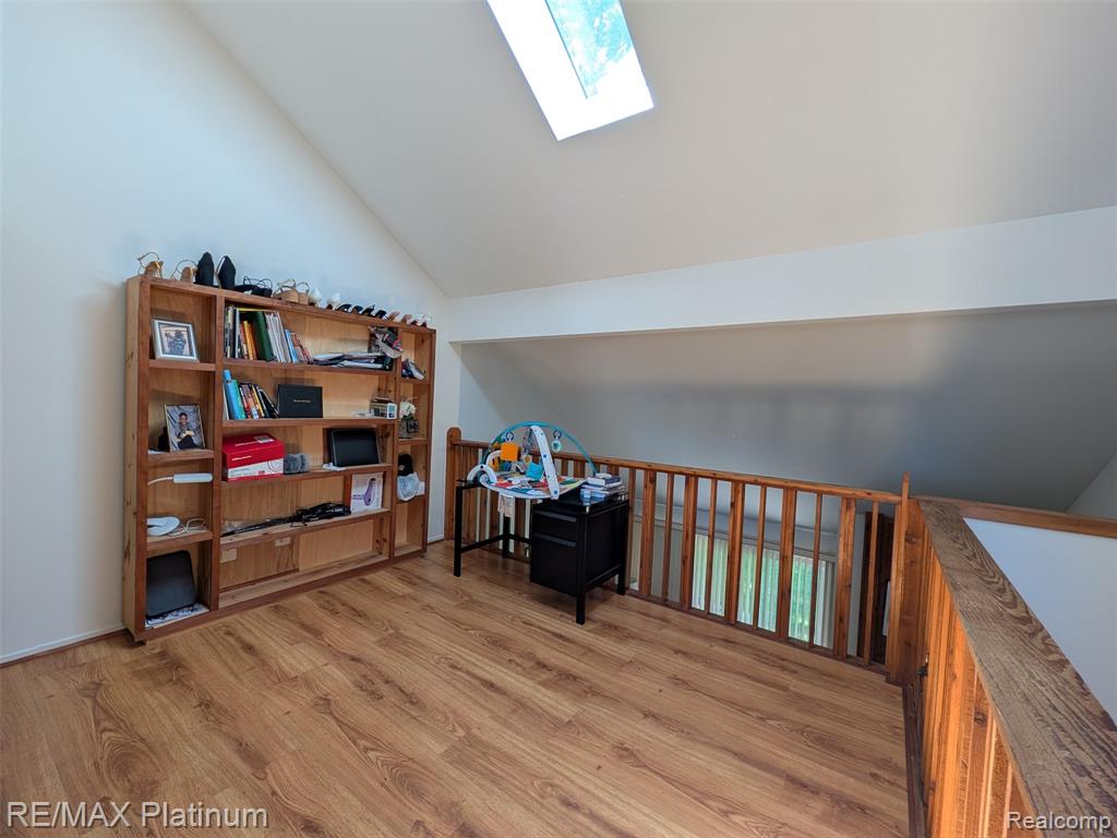 2085 Fox Hollow Drive Property Photo 9