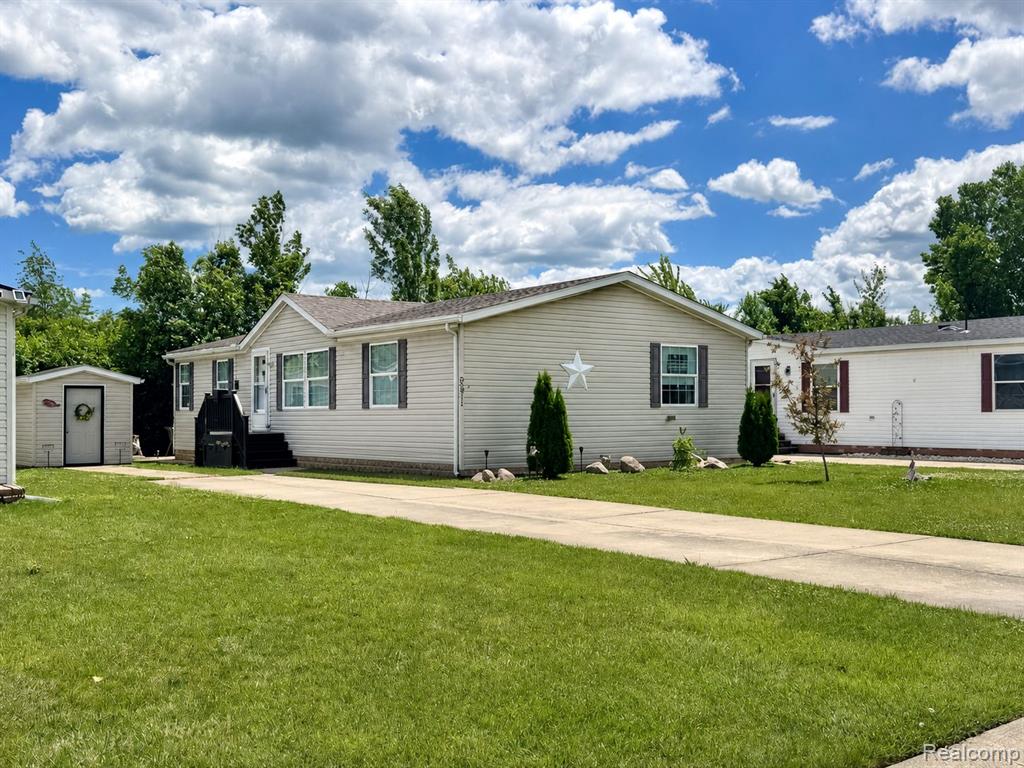 29311 Hidden River Drive Property Photo 1