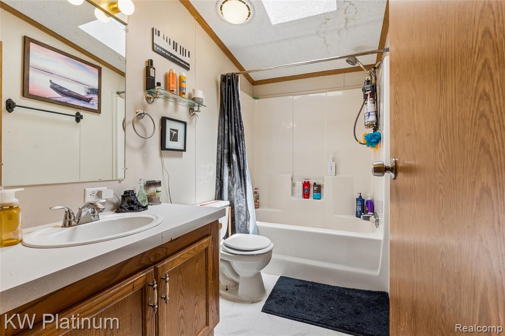 23207 Fountain Property Photo 6