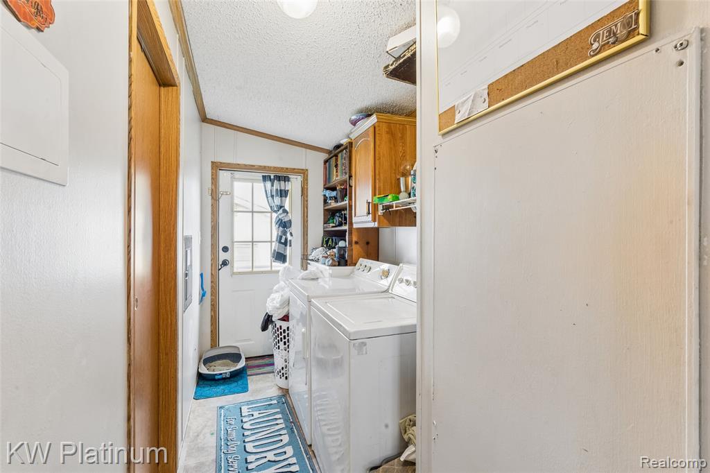 23207 Fountain Property Photo 10