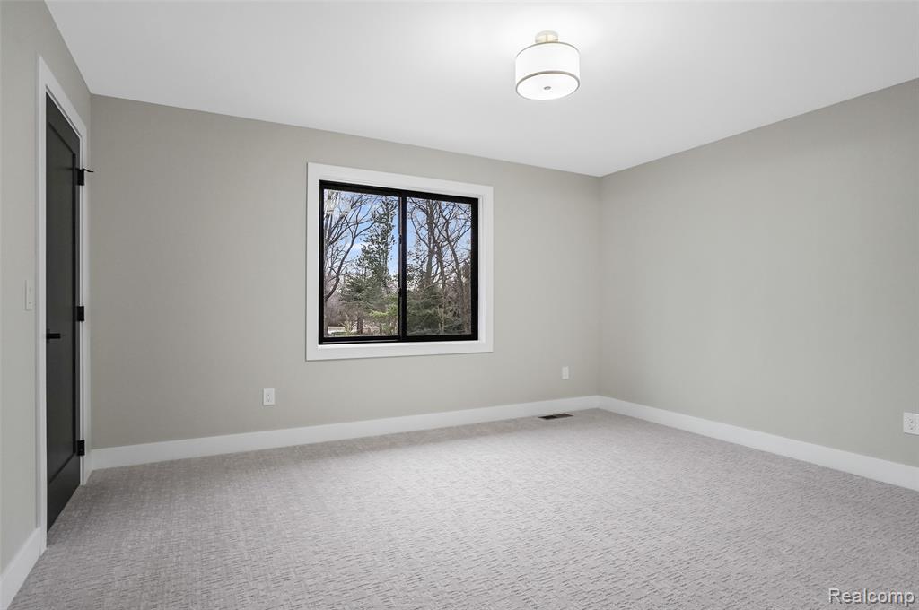 31130 Lahser Property Photo 32