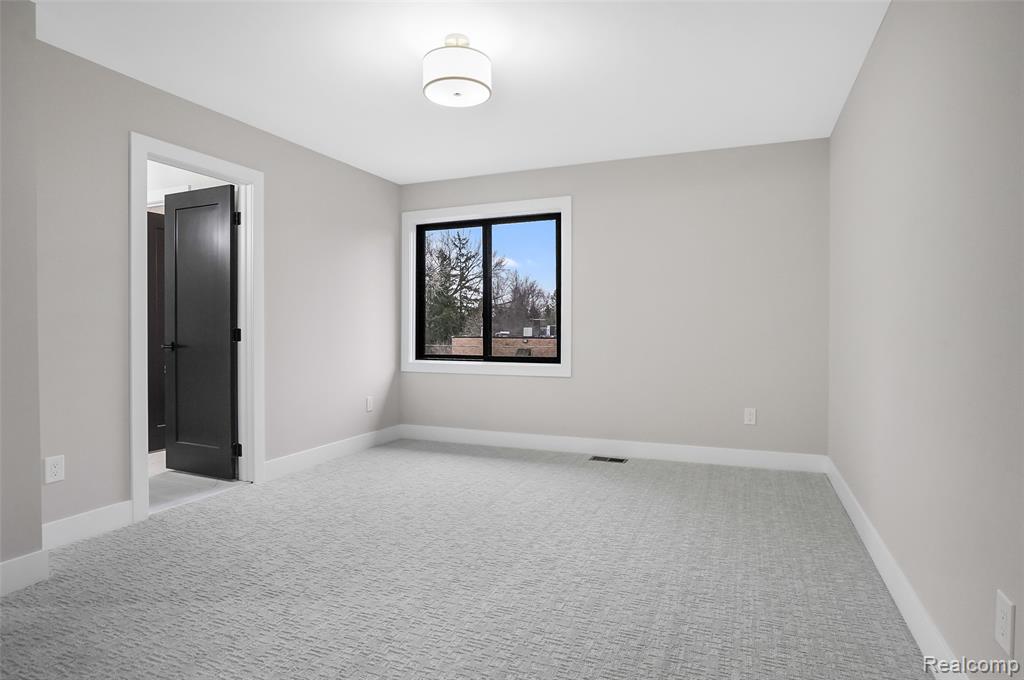 31130 Lahser Property Photo 35