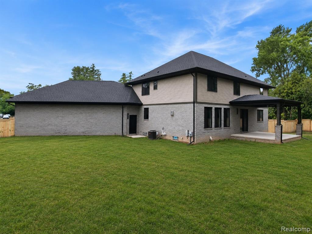 31130 Lahser Property Photo 44