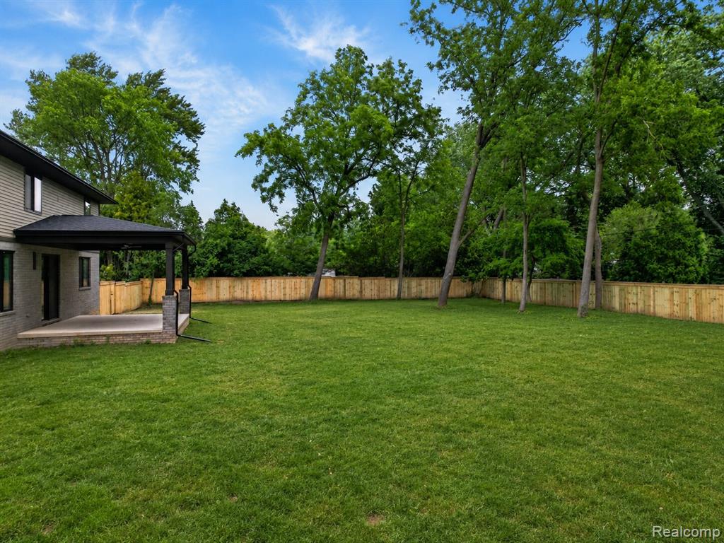 31130 Lahser Property Photo 45