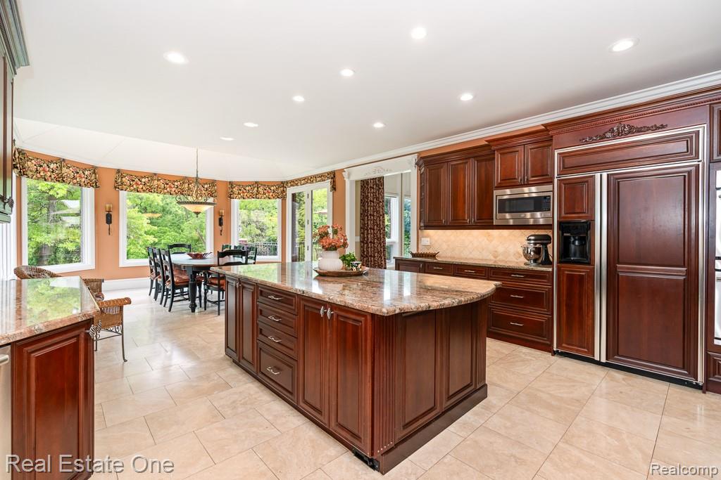 2737 Pebble Beach Drive Property Photo 18