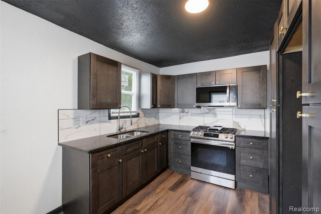 4127 17th Street Property Photo 6