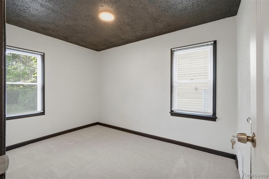 4127 17th Street Property Photo 10