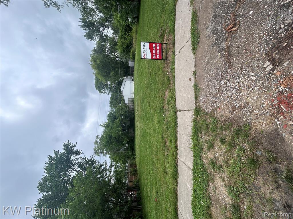 21189 Abrahm Street Property Photo 2