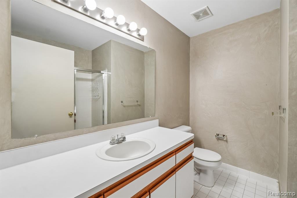 2053 Maplehurst Drive Property Photo 13